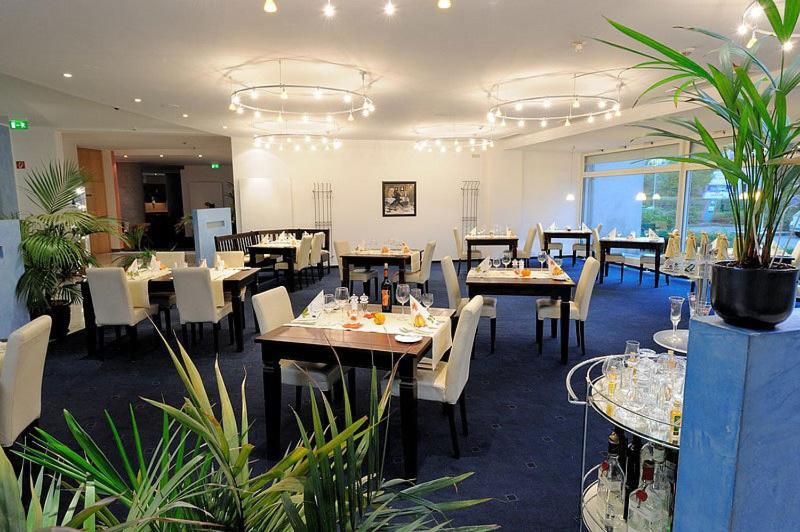 Euro Park Hotel Hennef เฮนเนฟ ร้านอาหาร รูปภาพ